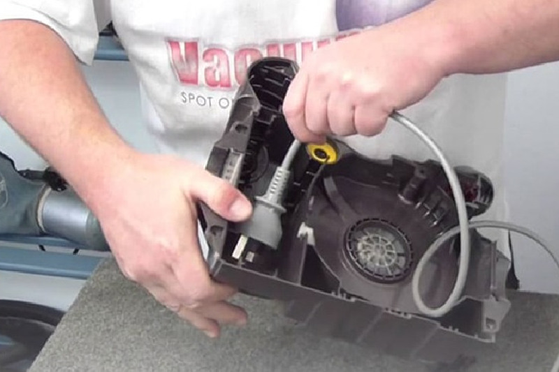 تعمیر سیم جمع کن جاروبرقی بوش